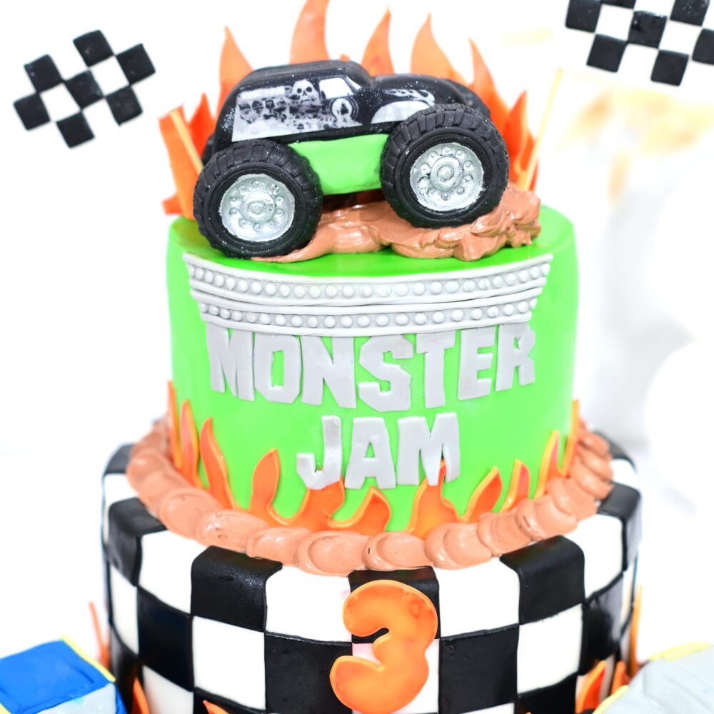 3D CAR RACING CAKE - Image 5