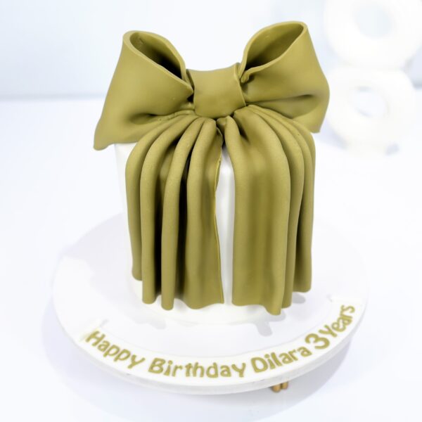 BOW CAKE